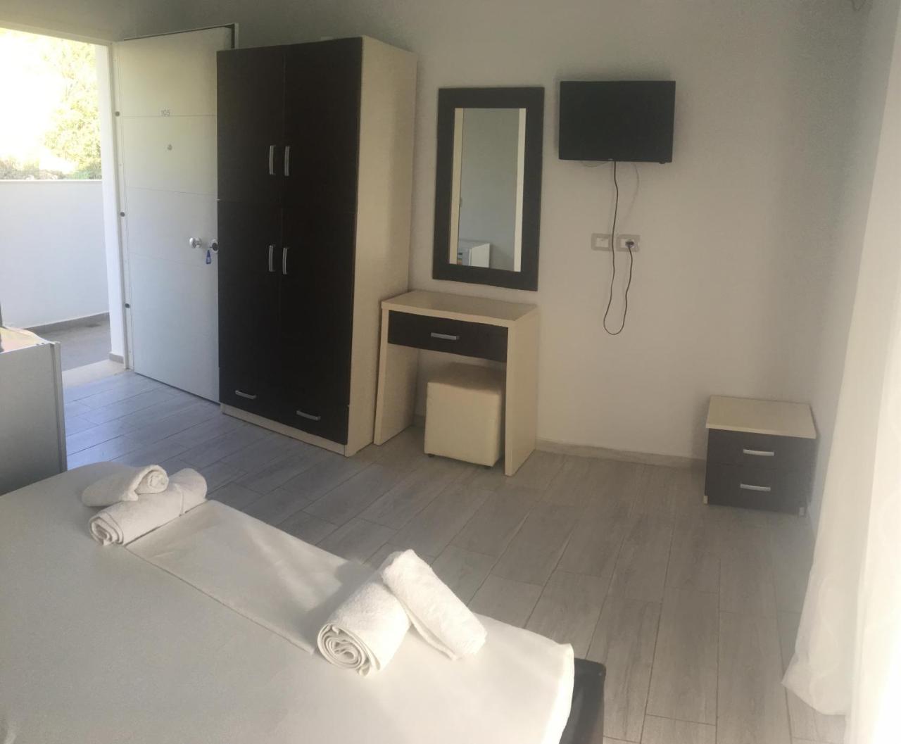 Sea View Hotel Dhermi Exterior photo